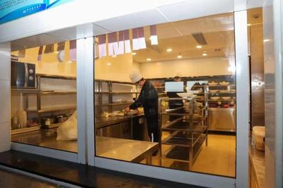 明廚亮灶，安心之選 金山27家餐飲企業在線展示餐食制作過程獲評